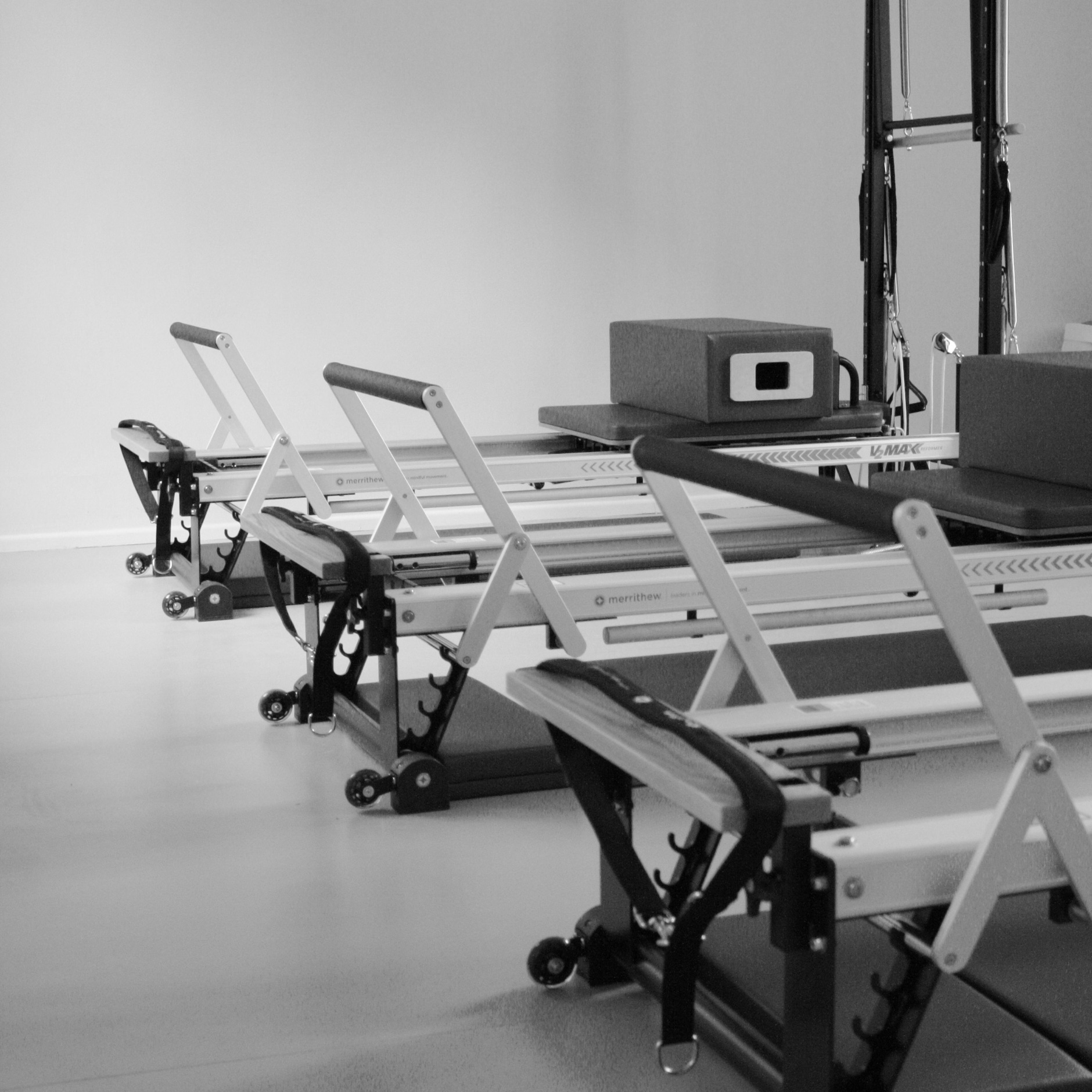 Pilates Reformer im REALZ Pilates Studio Berlin Mitte. Merrithew-Pilates Equipment.