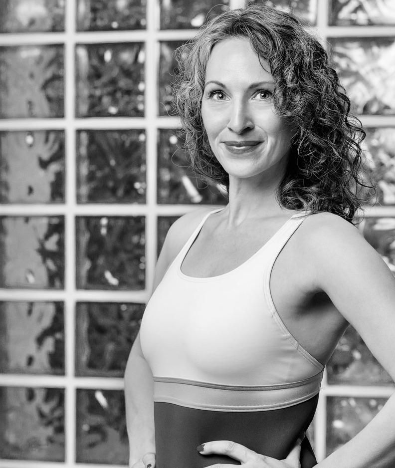 Portrait Pilates Lehrerin Schirin, REALZ Pilates Studio Berlin